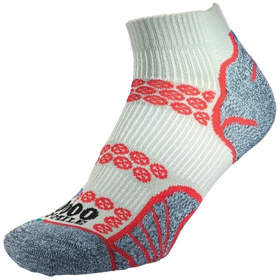 Meias 1000 Mile Lite Anklet Repreve Double Layer - Prata/Vermelho