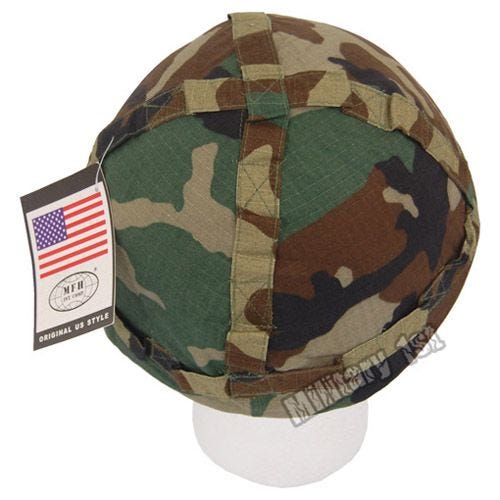 Capacete de Plástico MFH com Capa em Pano - Woodland