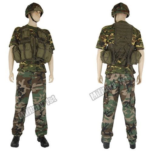 Capacete de Plástico MFH com Capa em Pano - Woodland
